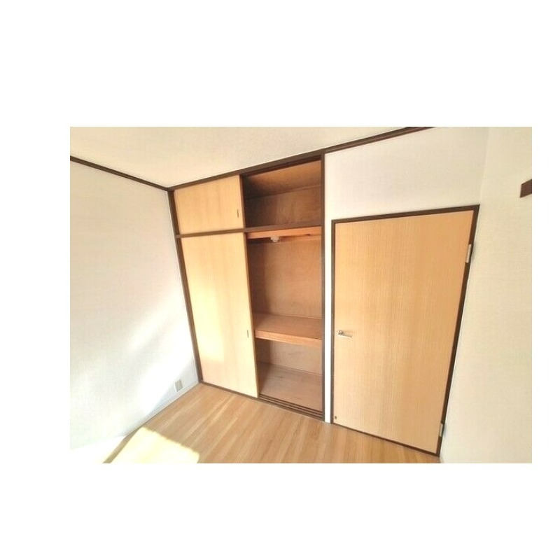 畳は足元のヒンヤリ感が少ないです☆