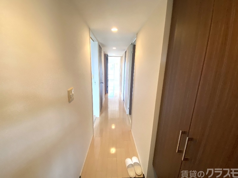 玄関を一歩入ると・・・こんな感じです。