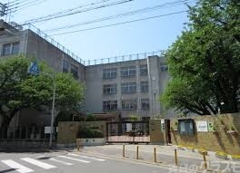 大阪市立大東小学校 180m