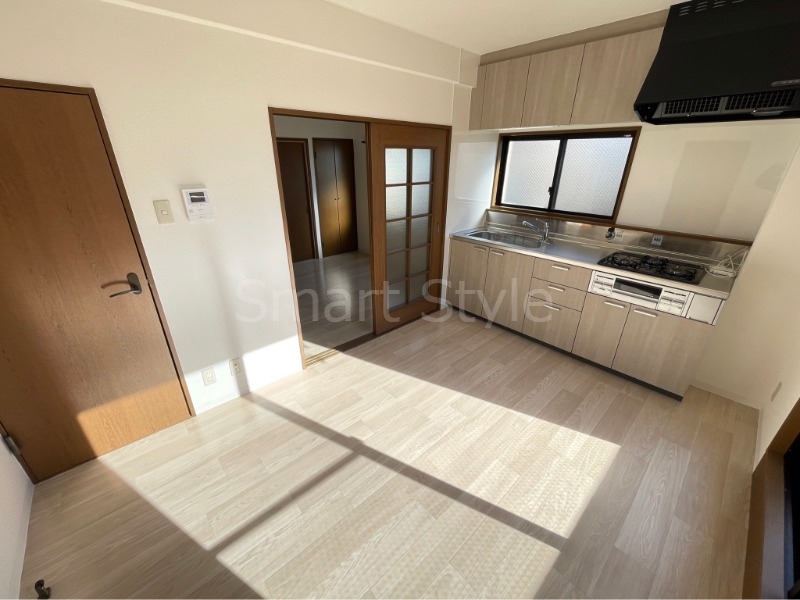 内装は落ち着いた色合いで、くつろげる空間になりそうですね。