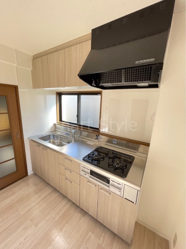 システムキッチンは広々と使えて、お料理が楽しくなります。