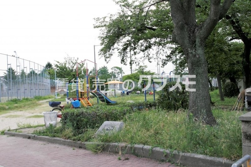 鶴町南公園 594m
