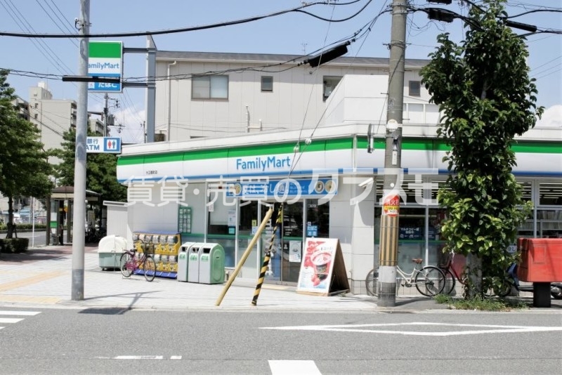 ファミリーマート大正鶴町店 214m
