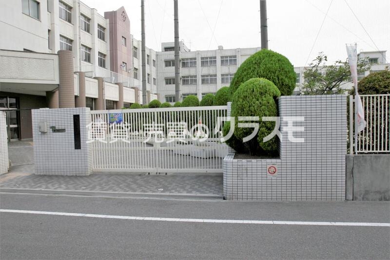大阪市立 大正西中学校 834m