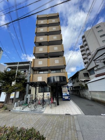 シャルル上新庄の外観