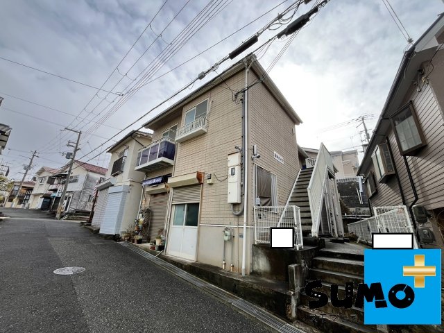 茶本ハイツの外観