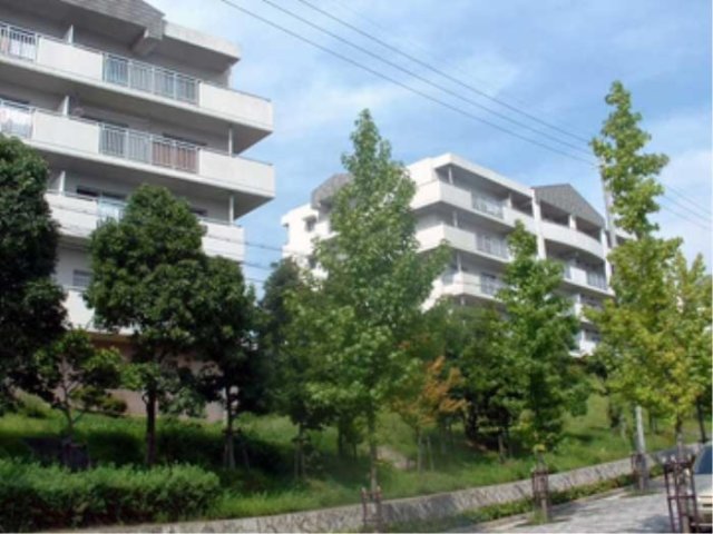 東山台ハイツ205号棟