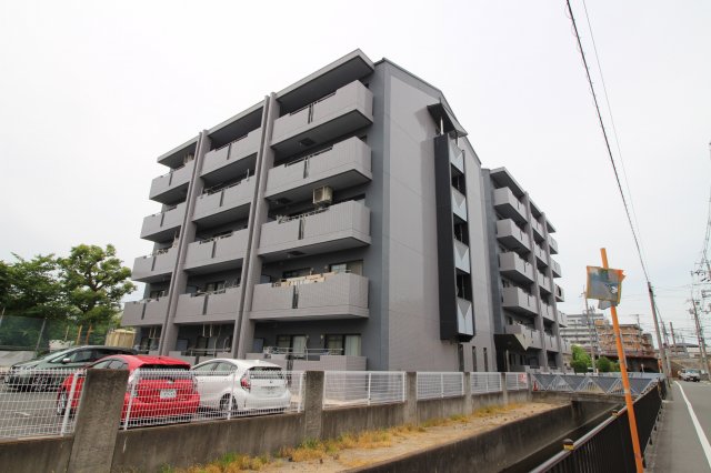 茨木市上中条２丁目の賃貸マンション