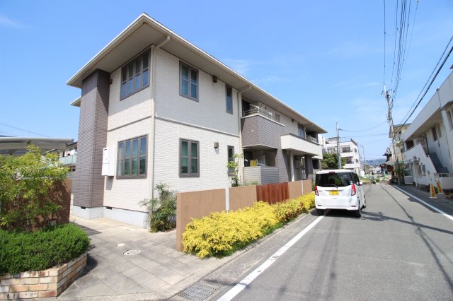 茨木市上穂積２丁目の賃貸マンション