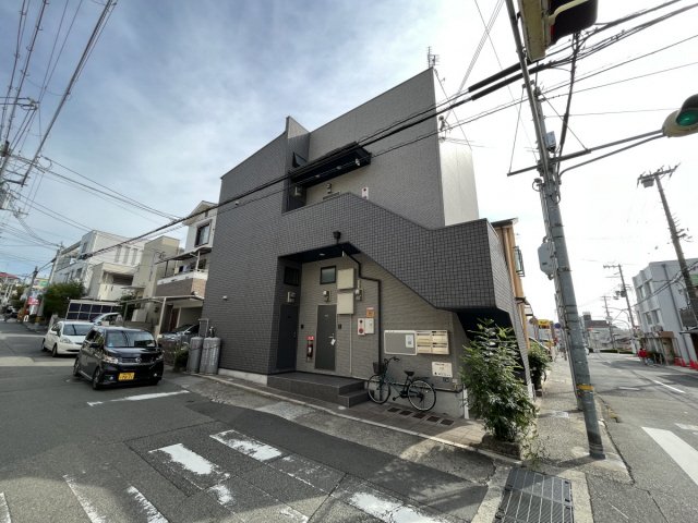 ＣＵＢＥ