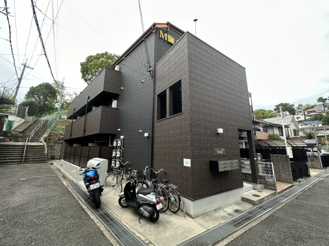 モダンアパートメント神戸湊川