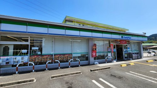【コンビニエンスストア】ファミリーマート 高知神田東店まで630ｍ