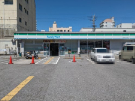 【コンビニエンスストア】ファミリーマート 高知南はりまや町店まで185ｍ