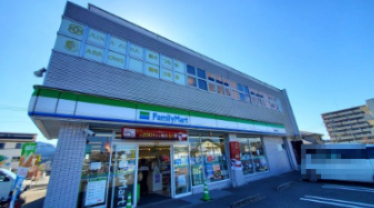 【コンビニエンスストア】ファミリーマート 高知朝倉横町店まで146ｍ