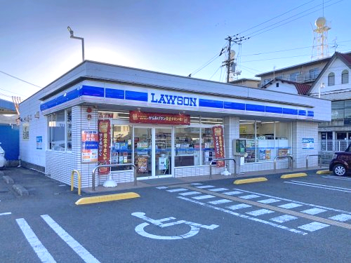 【コンビニエンスストア】ローソン 高知高須店まで360ｍ
