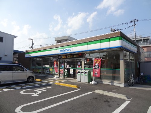 【コンビニエンスストア】ファミリーマート 高知稲荷町店まで446ｍ