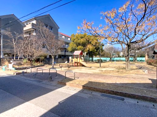 【公園】徳弘公園まで476ｍ