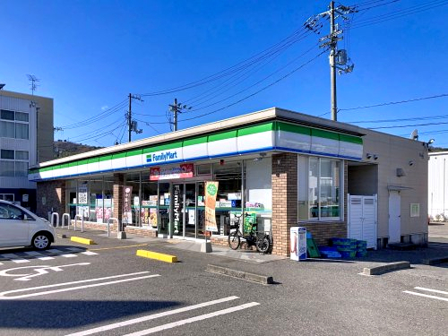 【コンビニエンスストア】ファミリーマート 高知百石二丁目店まで531ｍ