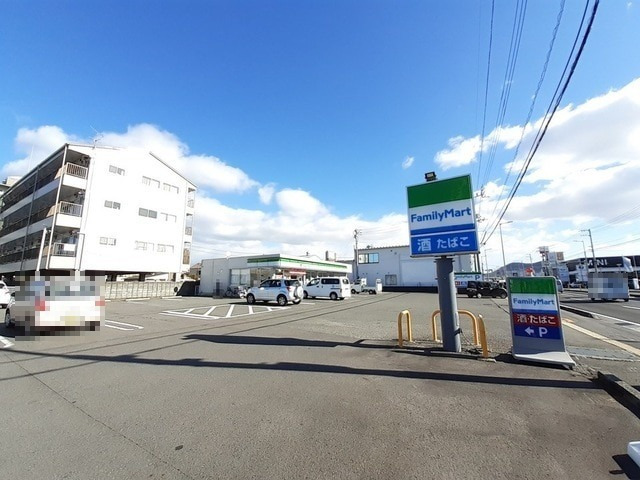 【コンビニエンスストア】ファミリーマート 高須新町店まで356ｍ
