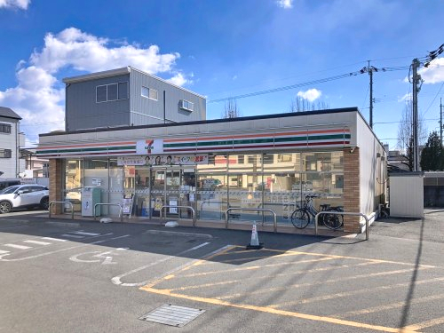 【コンビニエンスストア】セブンイレブン 高知和泉町店まで137ｍ