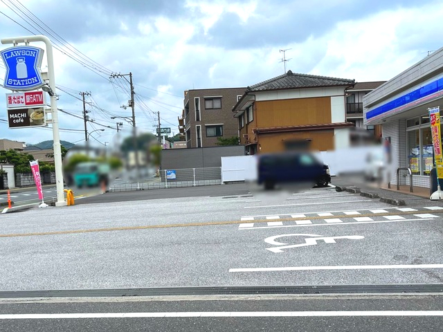 【コンビニエンスストア】ローソン 高知一ツ橋店まで121ｍ