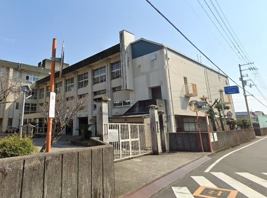 【小学校】高知市立長浜小学校まで538ｍ