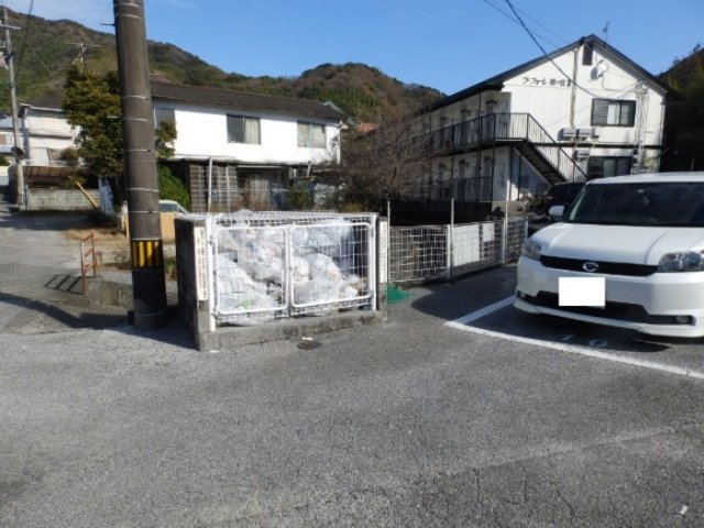 ゴミ置き場