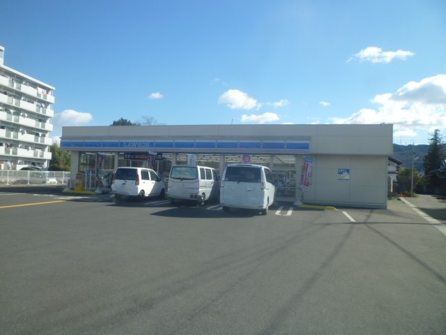 【コンビニエンスストア】ローソン 高知鴨部三丁目店まで366ｍ