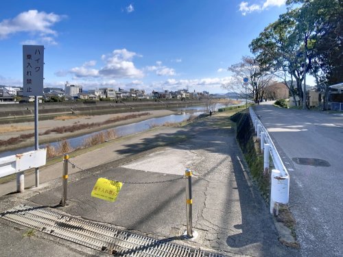 【公園】鏡川緑地まで672ｍ
