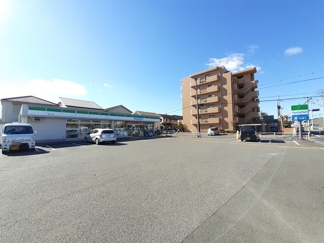 【コンビニエンスストア】ファミリーマート 高知介良店まで580ｍ