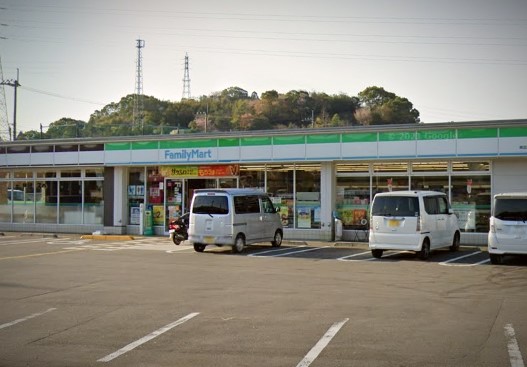【コンビニエンスストア】ファミリーマート 南国岡豊店まで599ｍ
