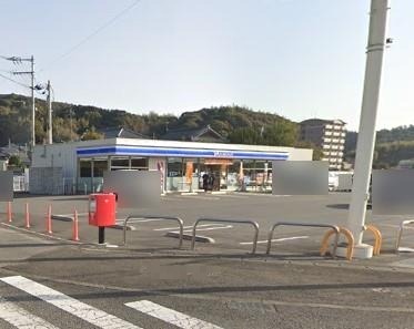 【コンビニエンスストア】ローソン 南国岡豊小蓮店まで981ｍ