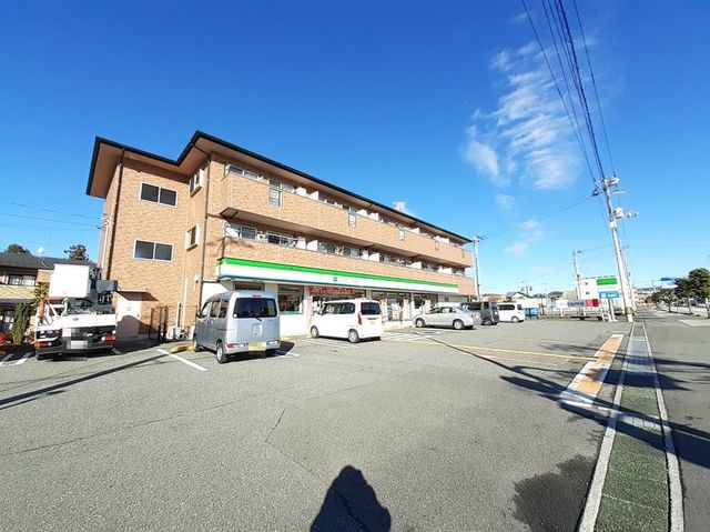 【コンビニエンスストア】ファミリーマート 土佐山田新町丸店まで152ｍ