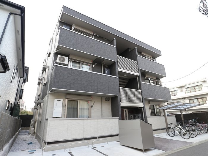 プラティアの外観