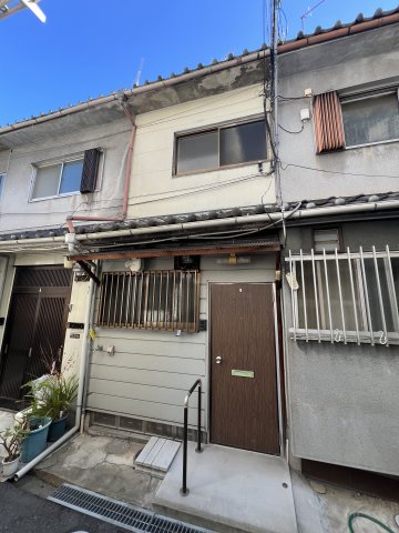 住吉神吉貸家　北棟の外観