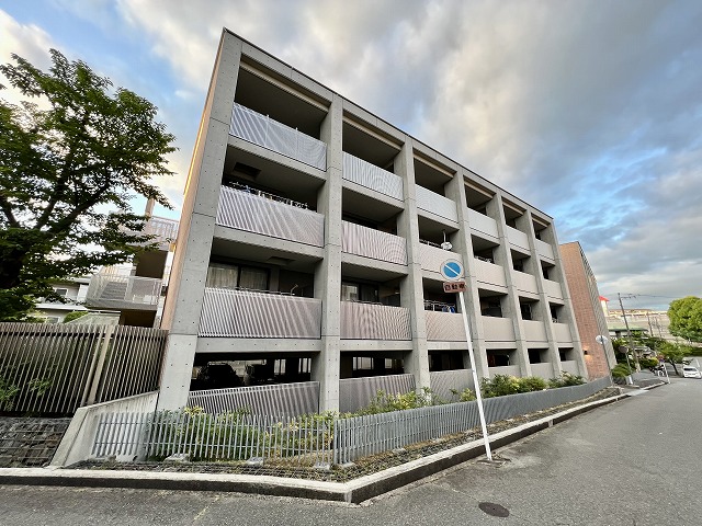 吹田市桃山台２丁目の賃貸マンション