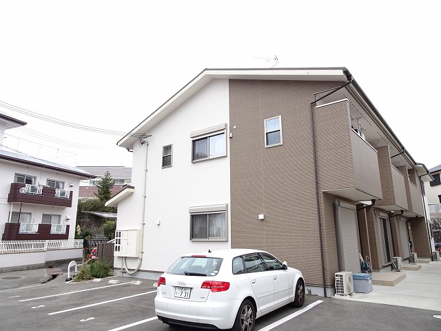 箕面市粟生間谷東５丁目の賃貸アパートの外観
