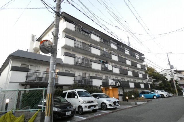 豊中市上新田１丁目の賃貸マンション