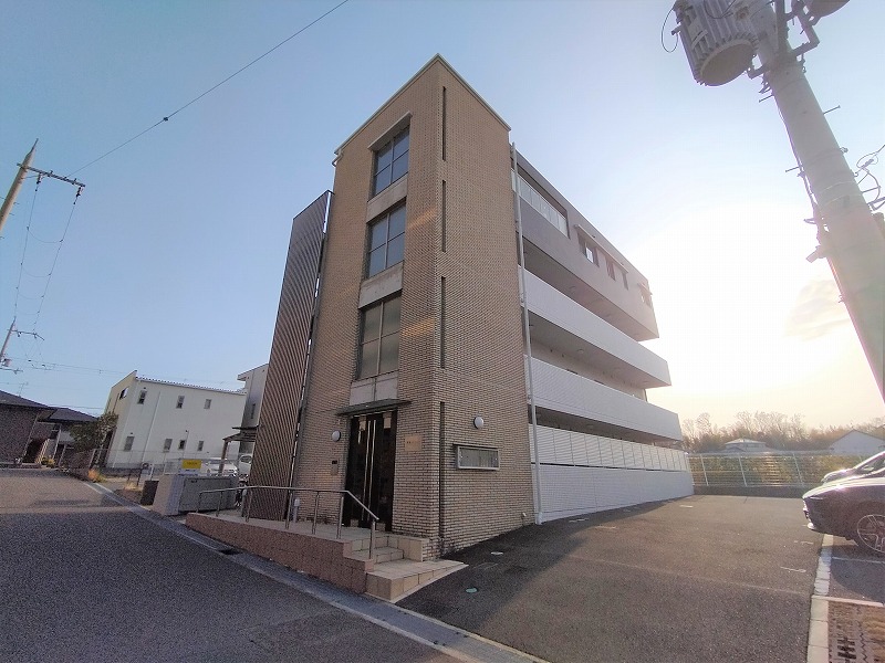 箕面市小野原西６丁目の賃貸マンションの外観