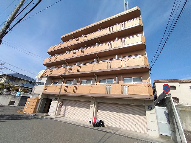 箕面市稲６丁目の賃貸マンションの外観