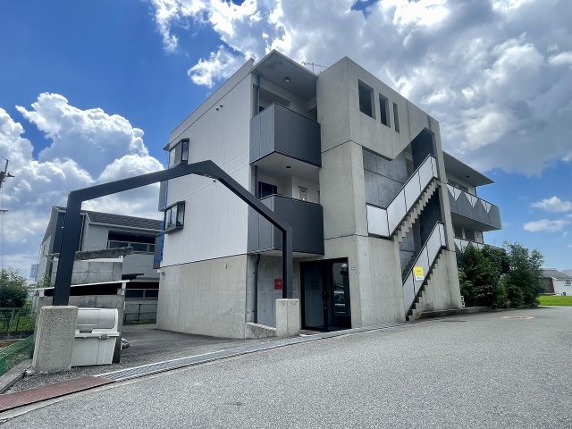 箕面市坊島２丁目の賃貸マンションの外観