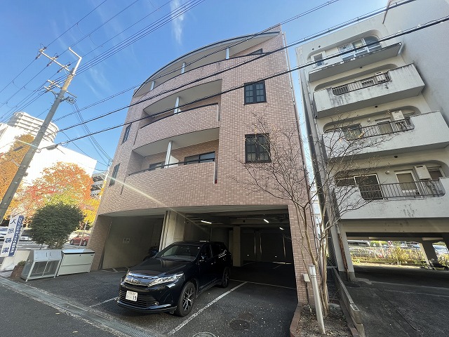 箕面市船場西２丁目の賃貸マンションの外観