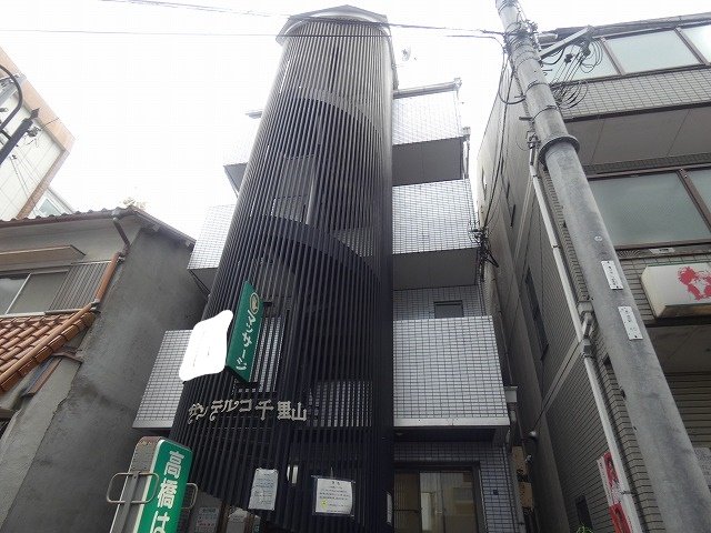 吹田市千里山西１丁目の賃貸マンションの外観