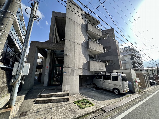 吹田市江坂町５丁目の賃貸マンションの外観