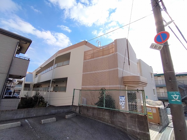 豊中市東寺内町の賃貸マンションの外観