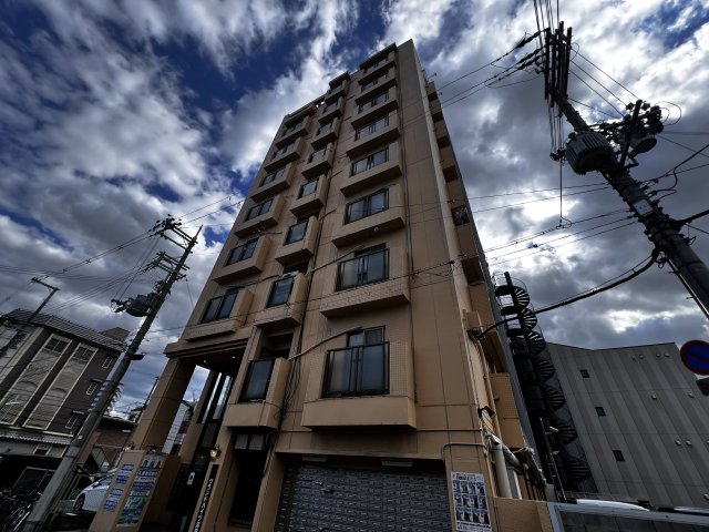 グランドハイツ湯里の外観