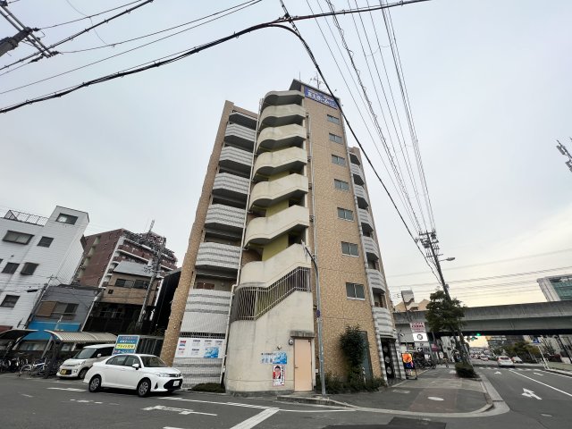 ブライト岸里の外観