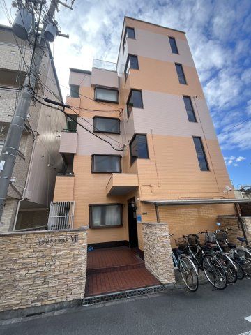 ジュネスシャトー7号館の外観