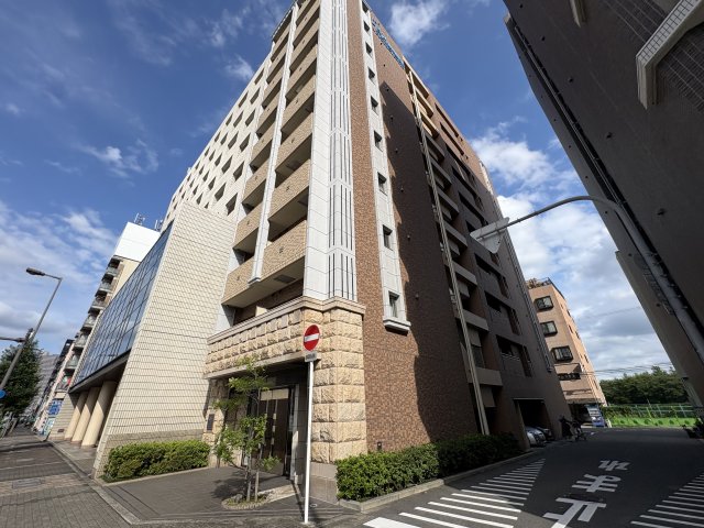 プレサンス大阪城公園ファーストシートの外観