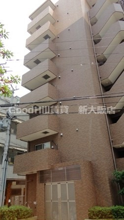 クレアート新大阪セレニティの外観